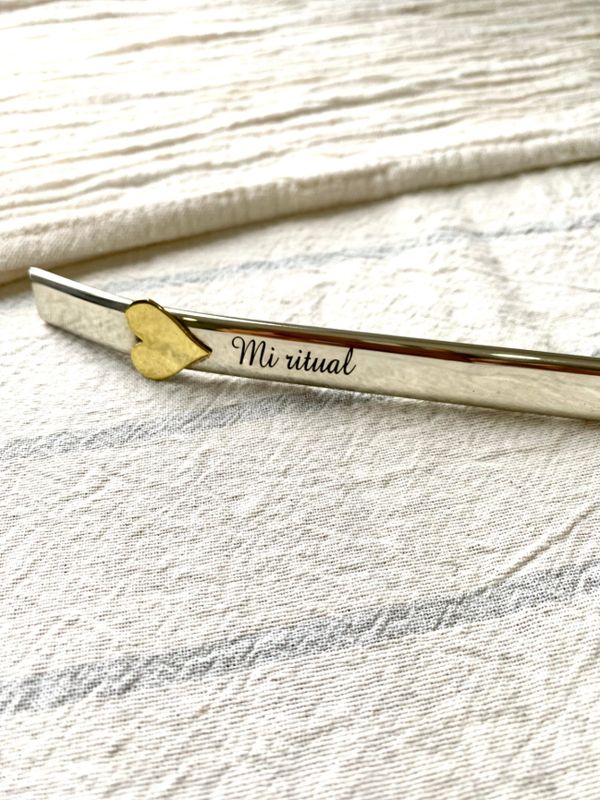 Bombilla de Alpaca calma con Dije y Gravado 