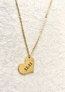 Dije dorado corazon